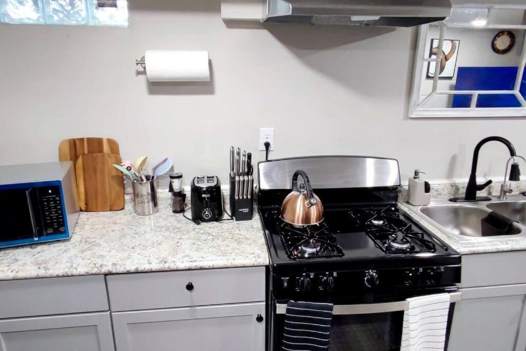 Spacious Suite Close To Downtown Indy/ King Bed Indianapolis Bagian luar foto