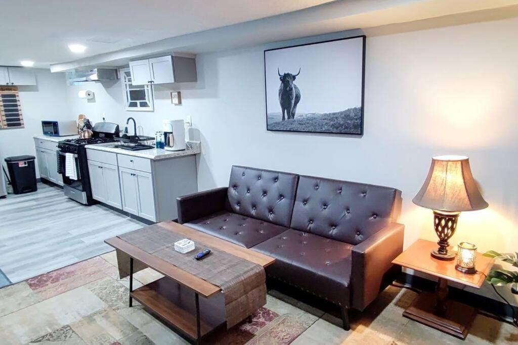 Spacious Suite Close To Downtown Indy/ King Bed Indianapolis Bagian luar foto