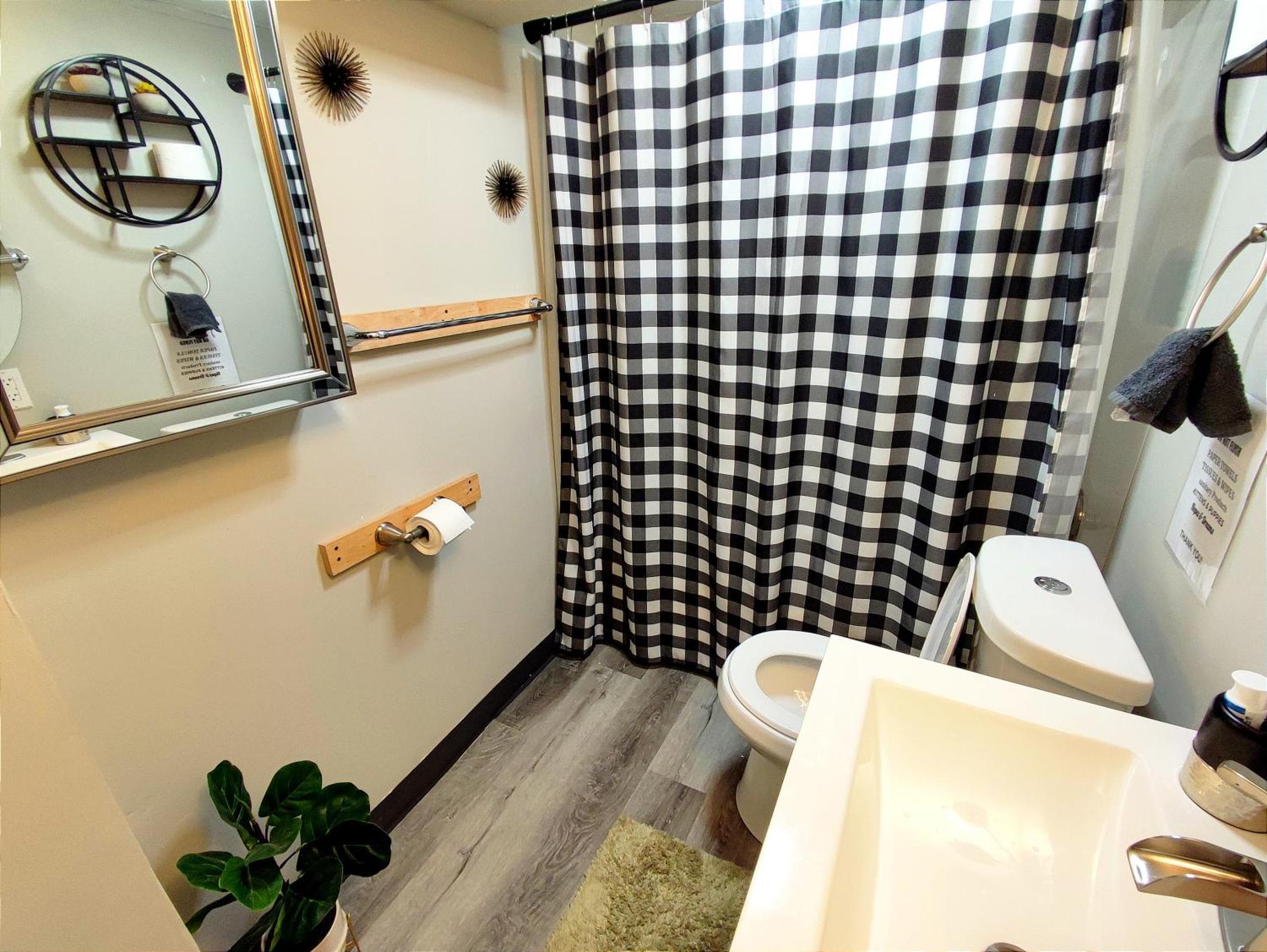 Spacious Suite Close To Downtown Indy/ King Bed Indianapolis Bagian luar foto